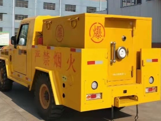 老城镇凯龙爆破器材运输车：保障爆破任务的安全运行