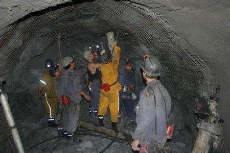 老城镇工程爆破中的危险因素分析以及应对工程爆破危险的措施